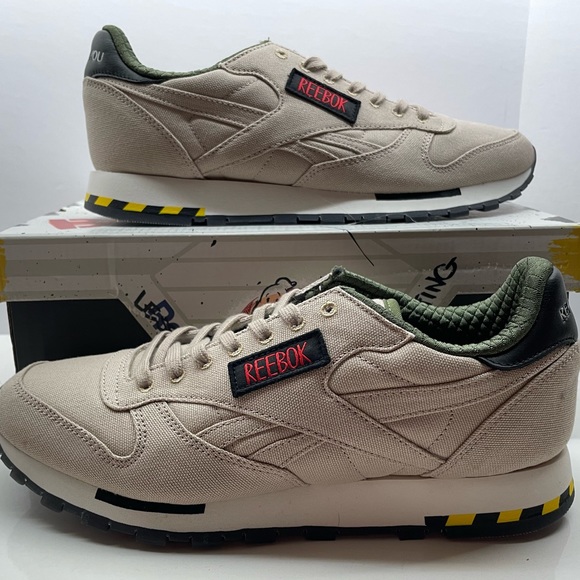 Vintage toy, cloths and sneaker head here. - Picture 5 of 12